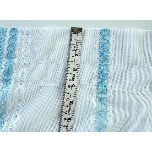 Vintage 80s mesh curtain, white, powder blue vertical stripes, open weave, for 1 - Picture 8 of 9